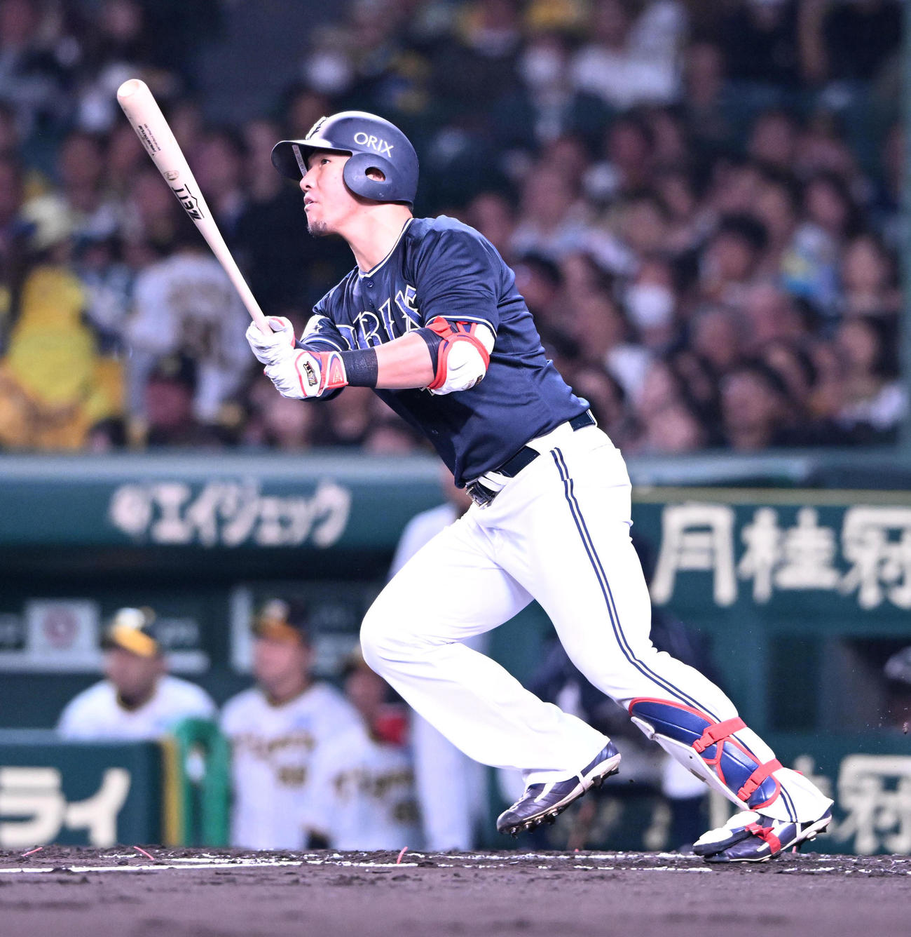 阪神対オリックス　2回表オリックス無死、中越え三塁打を放つ頓宮（撮影・和賀正仁）