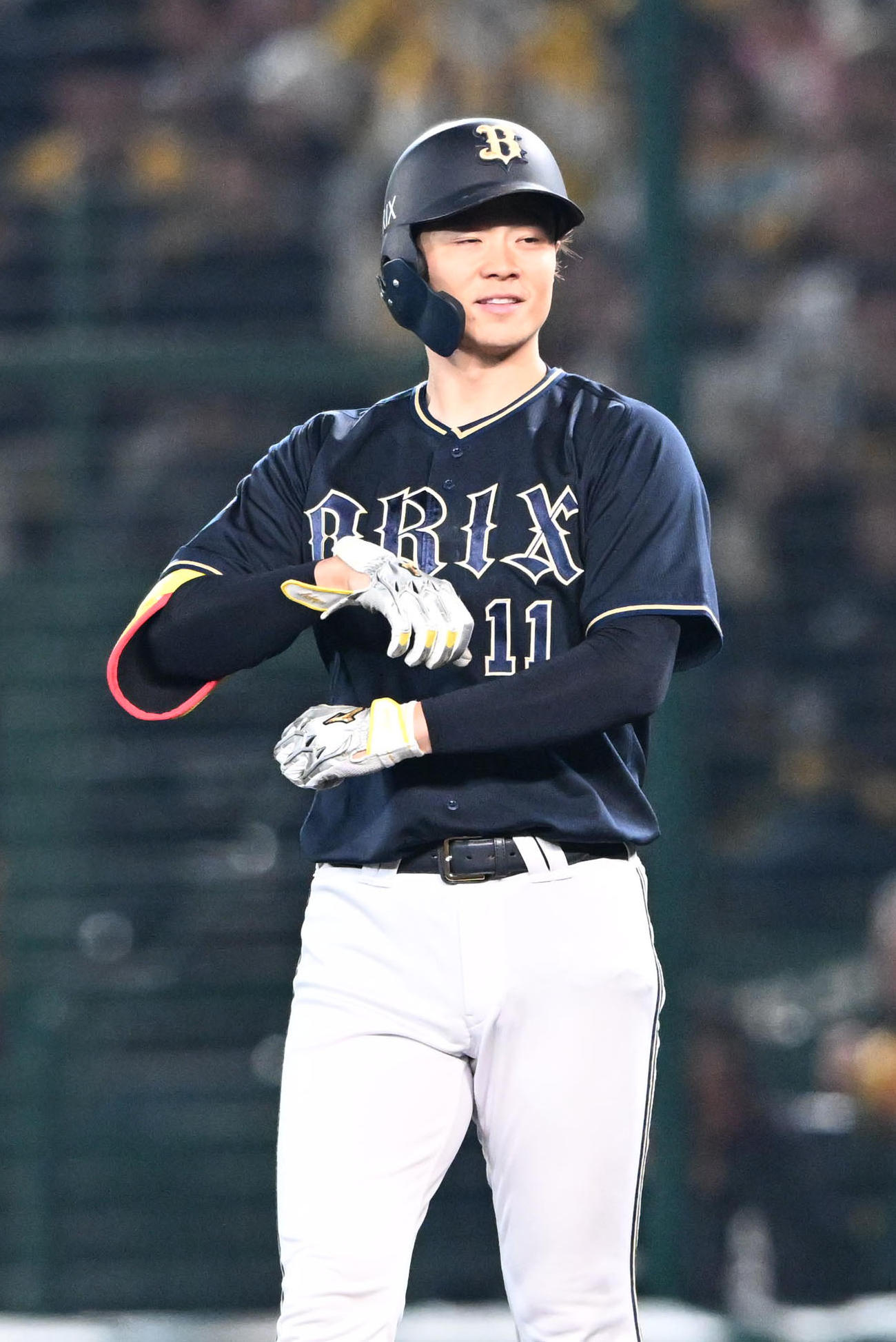 阪神対オリックス　2回表オリックス2死一、二塁、右飛に倒れた山崎福（撮影・和賀正仁）