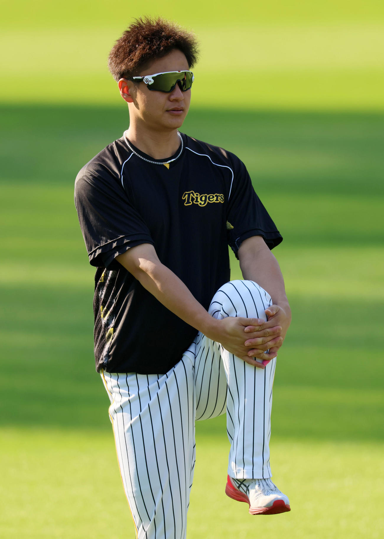 阪神対オリックス　ウオーミングアップする大竹（撮影・加藤哉）