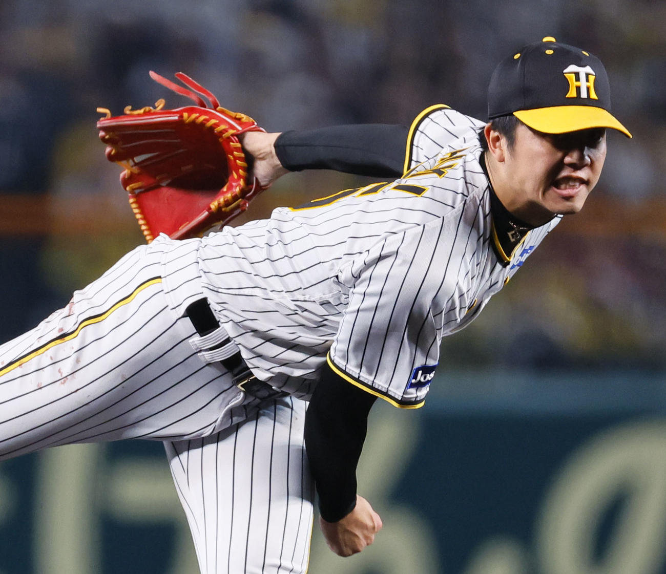 阪神対オリックス　5回、力投を見せる阪神才木（撮影・藤尾明華）