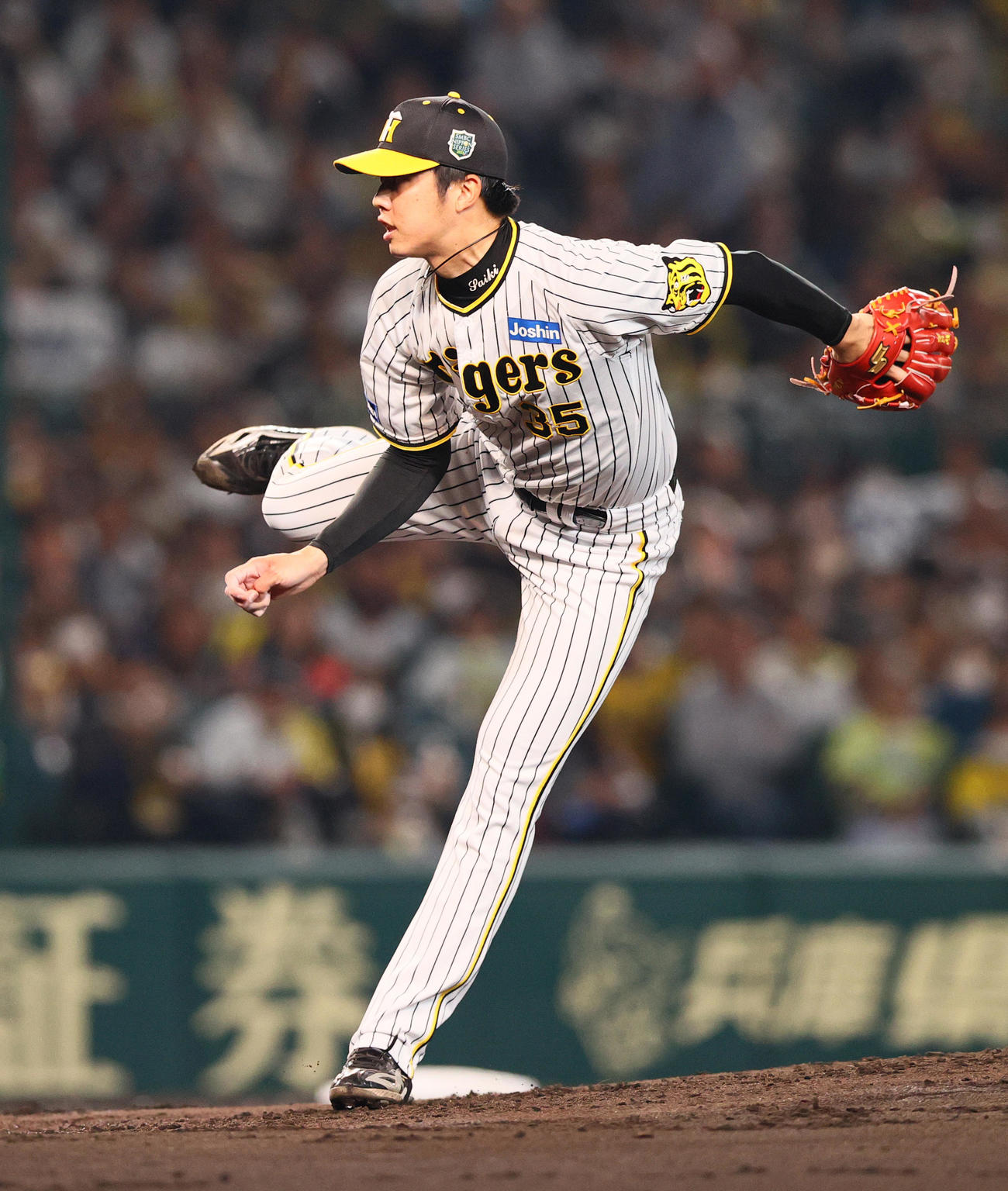 阪神対オリックス　力投する阪神先発の才木（撮影・上山淳一）