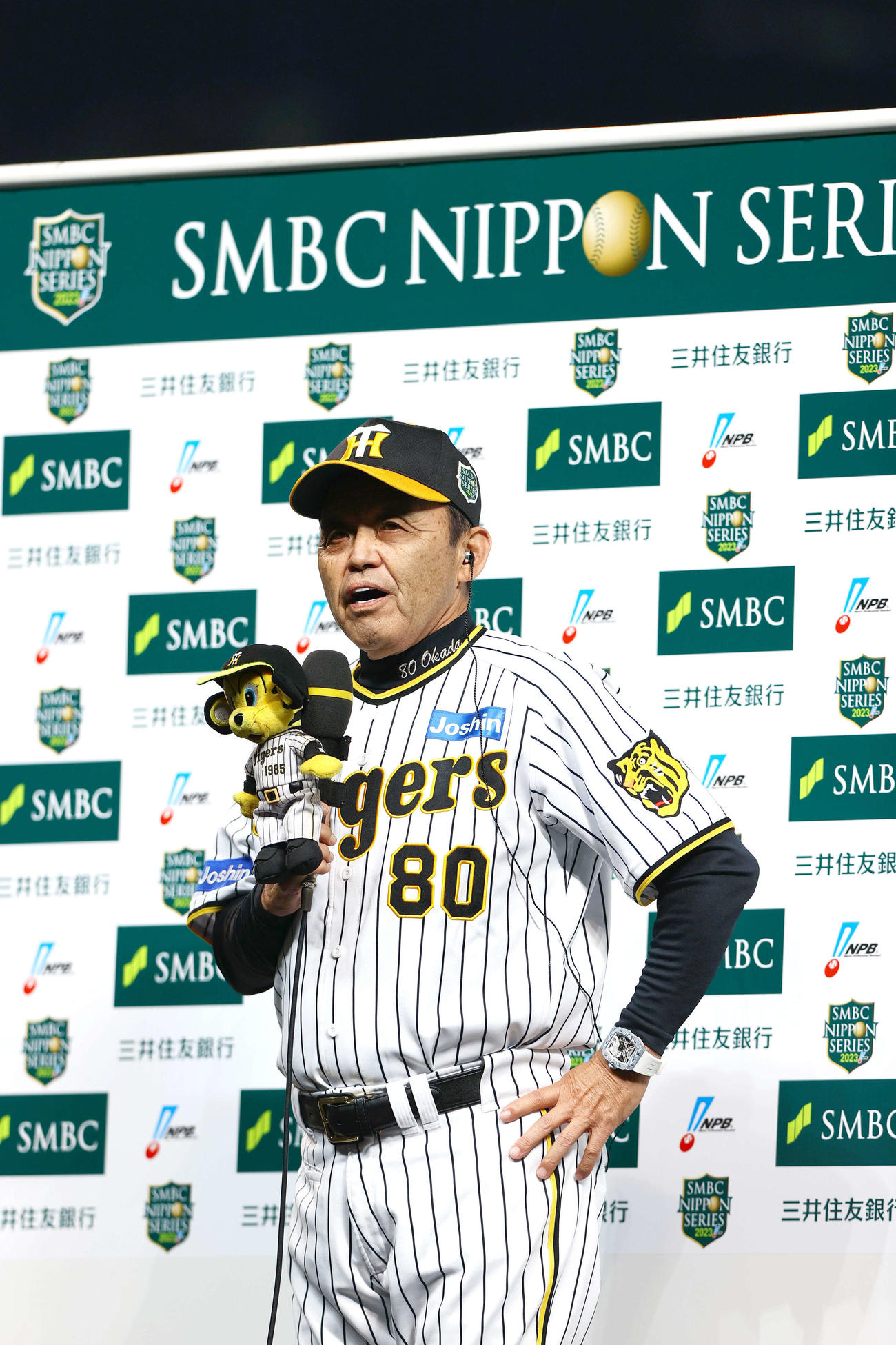 阪神対オリックス　オリックスにサヨナラ勝利し、インタビューに答える阪神岡田監督（撮影・上山淳一