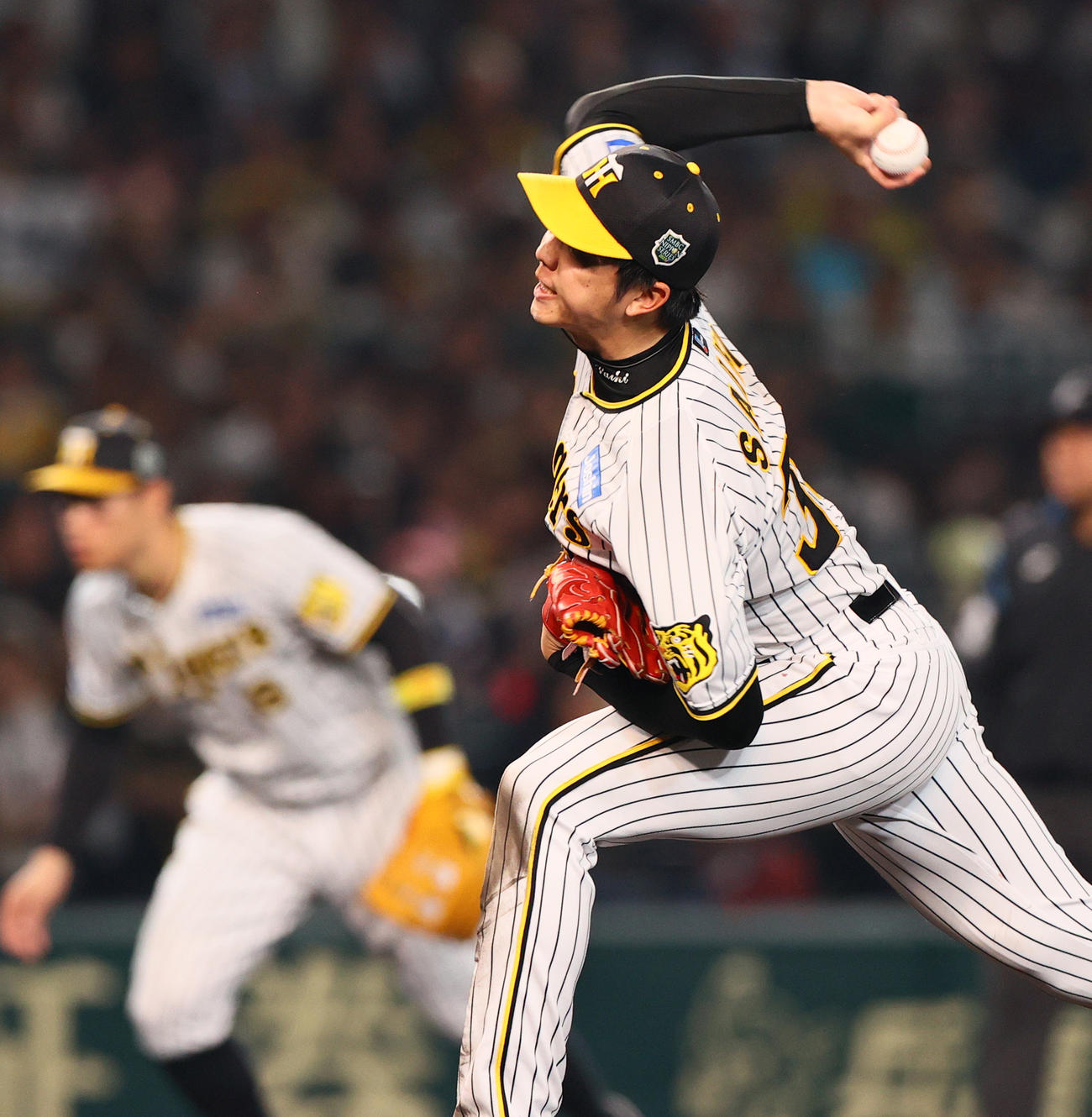 阪神対オリックス　力投する阪神先発の才木（撮影・上山淳一）