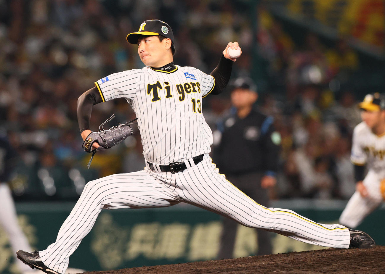 阪神対オリックス　9回に登板する阪神岩崎（撮影・上山淳一）