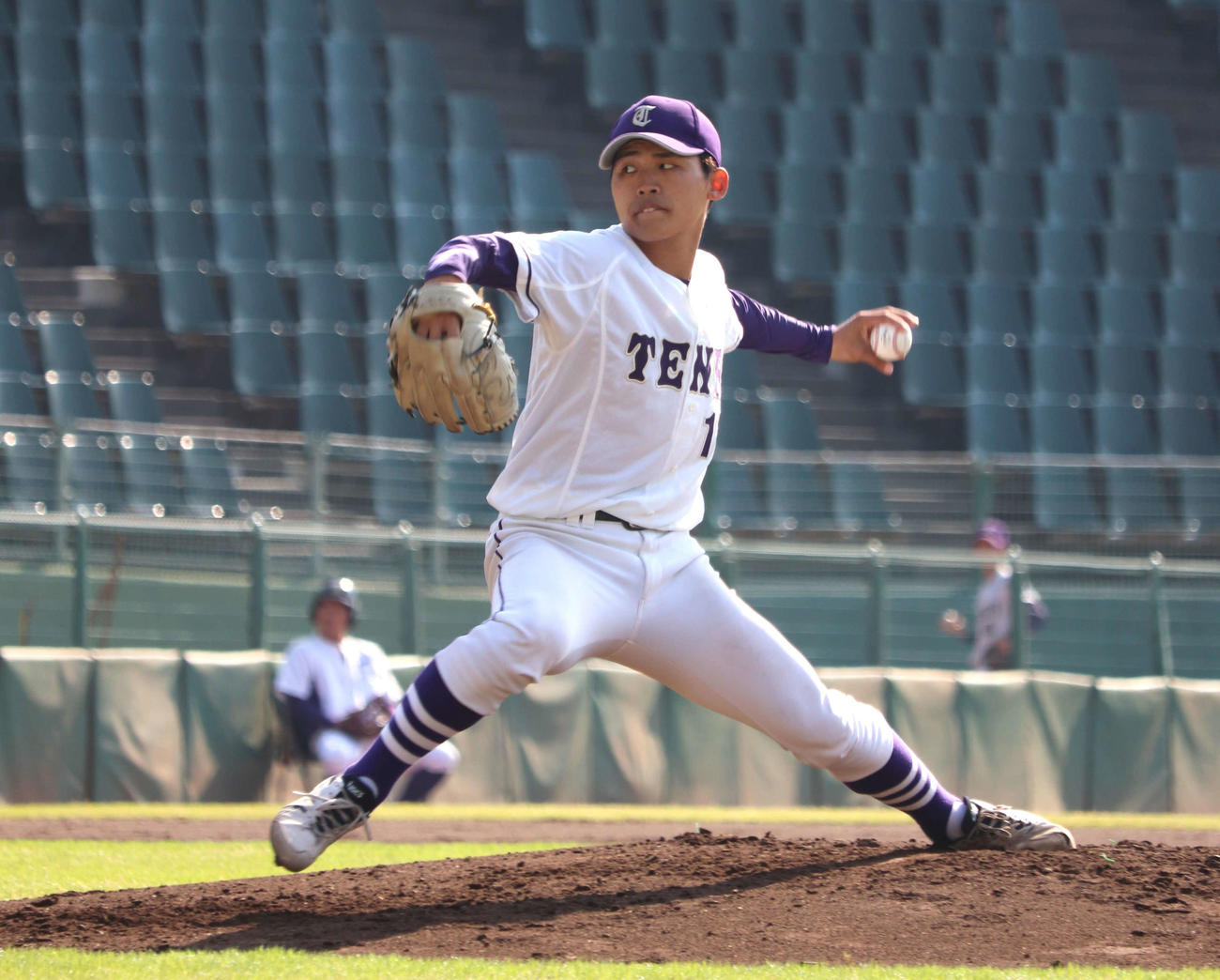 7回無失点に抑えた天理大の本間悠貴（撮影・中島麗）