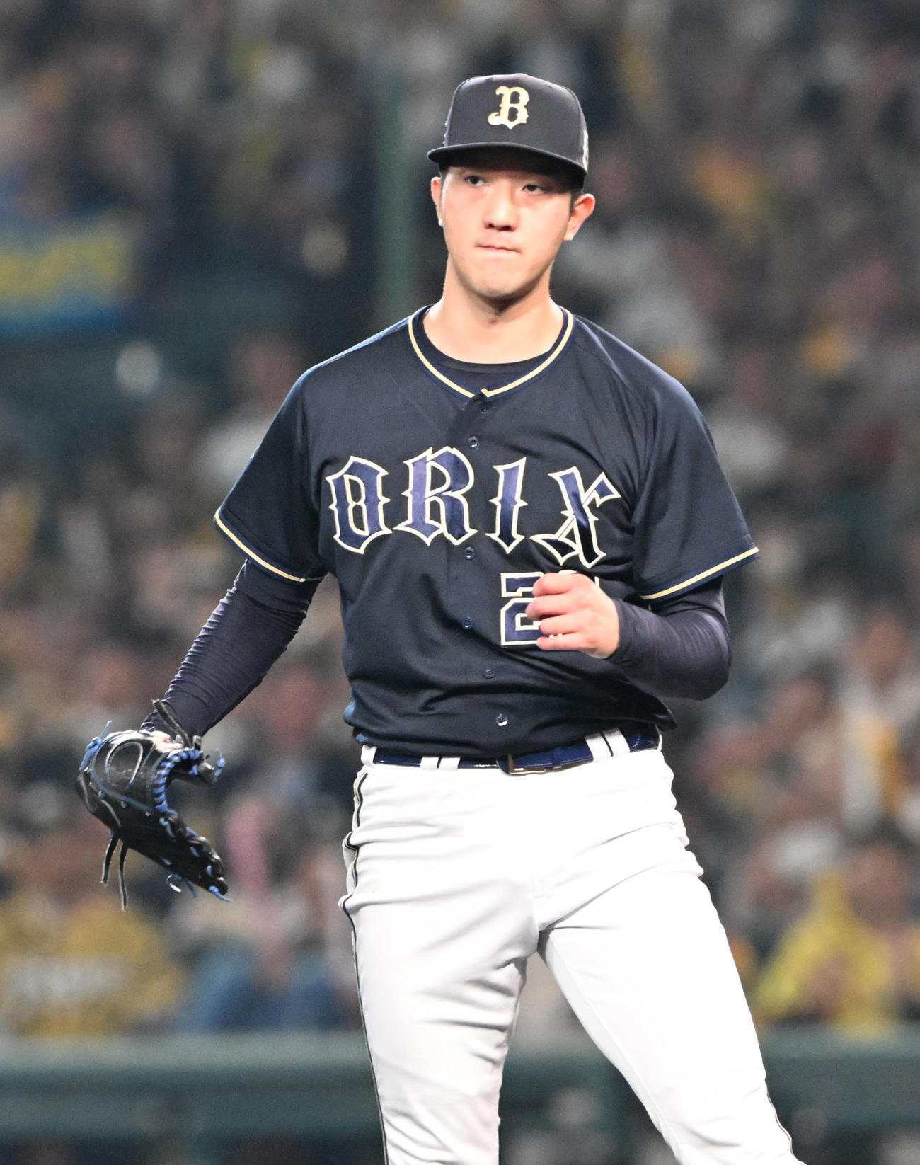 阪神対オリックス　5回裏阪神2死三塁、近本を空振り三振に仕留める田嶋（撮影・和賀正仁）