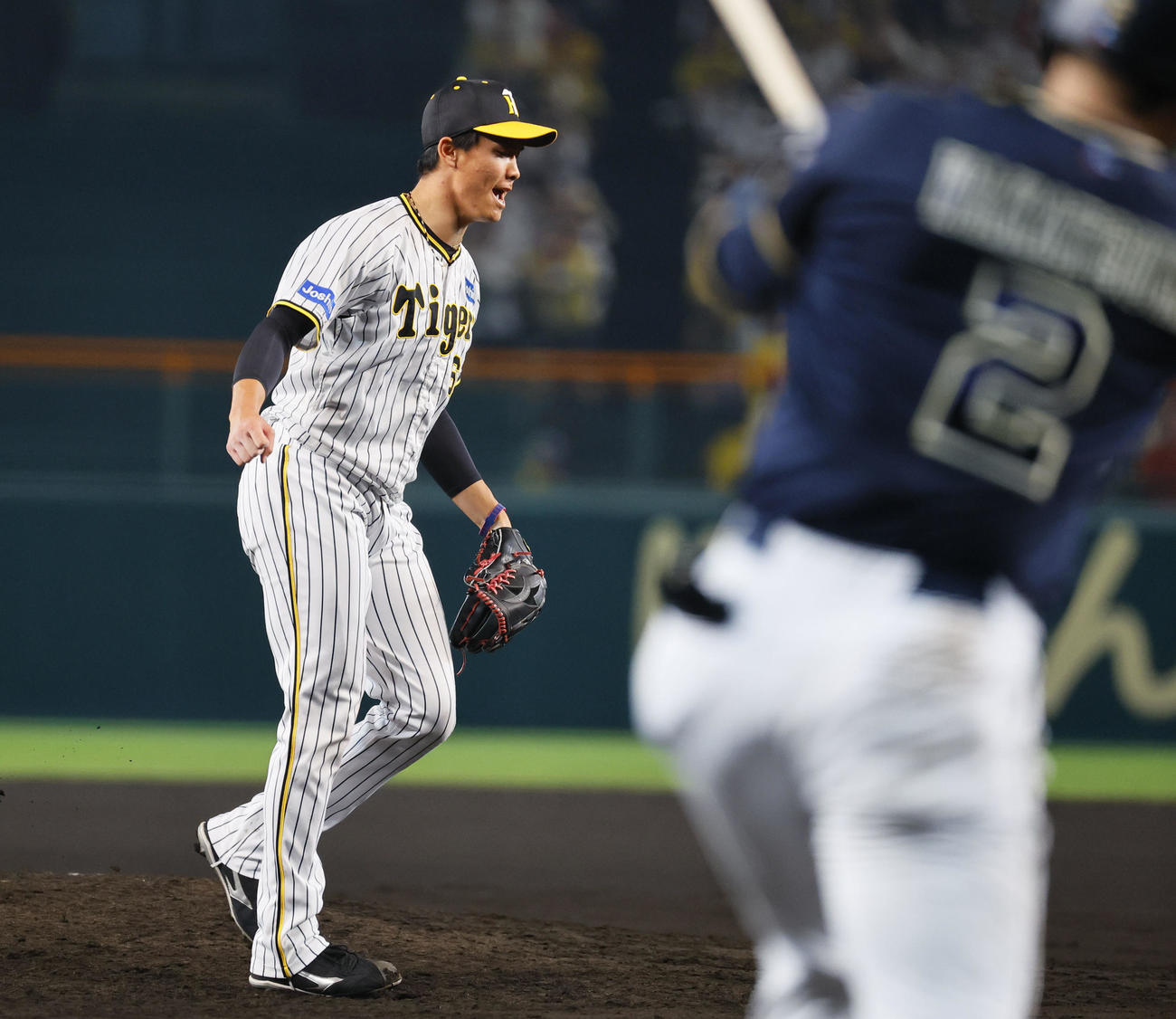 阪神対オリックス　8回表オリックス2死、若月を三振に仕留める阪神湯浅（撮影・藤尾明華）