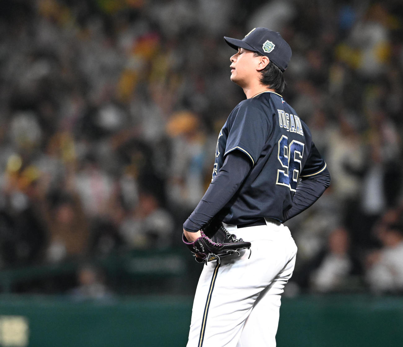 阪神対オリックス　8回裏阪神1死二、三塁、森下に逆転適時三塁打を浴びぼう然とする宇田川（撮影・和賀正仁）