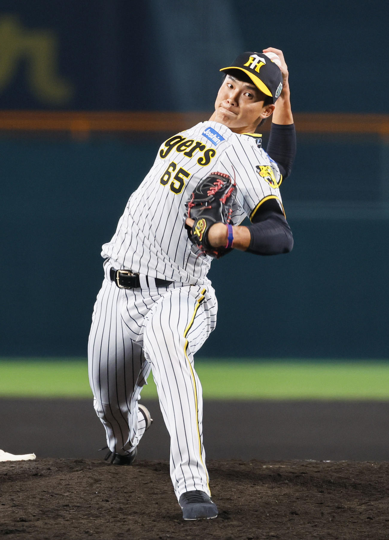 阪神対オリックス　8回、5番手登板した阪神湯浅（撮影・藤尾明華）