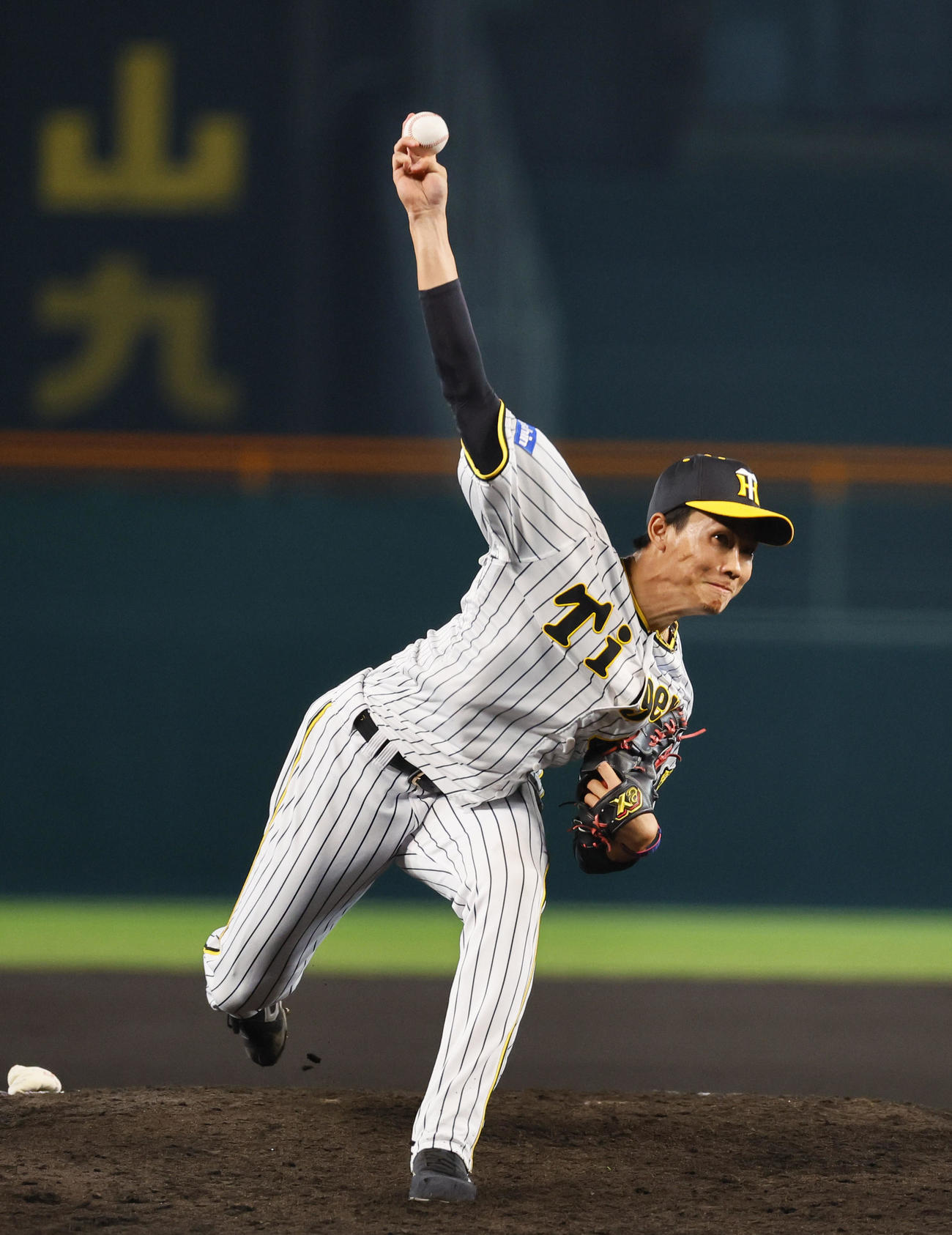 阪神対オリックス　8回、5番手登板した阪神湯浅（撮影・藤尾明華）