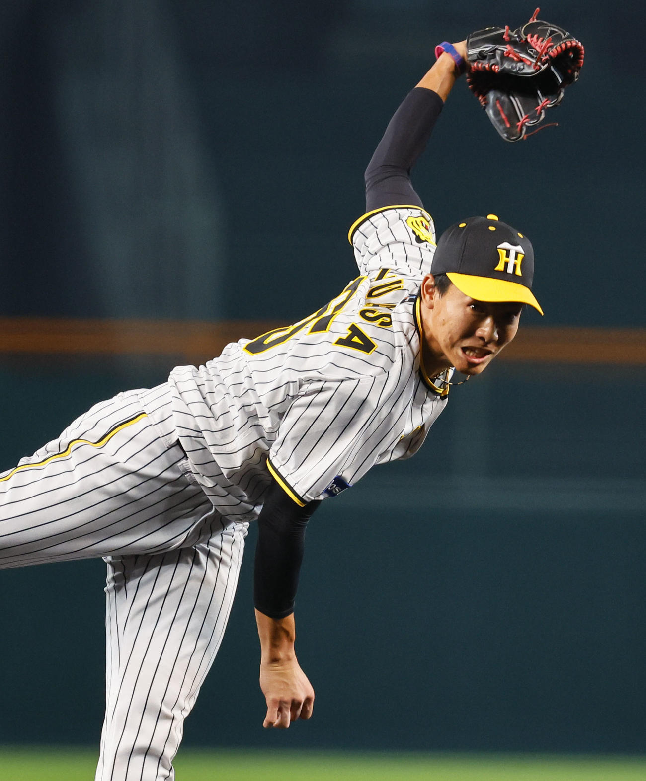 阪神対オリックス　8回、5番手登板した阪神湯浅（撮影・藤尾明華）