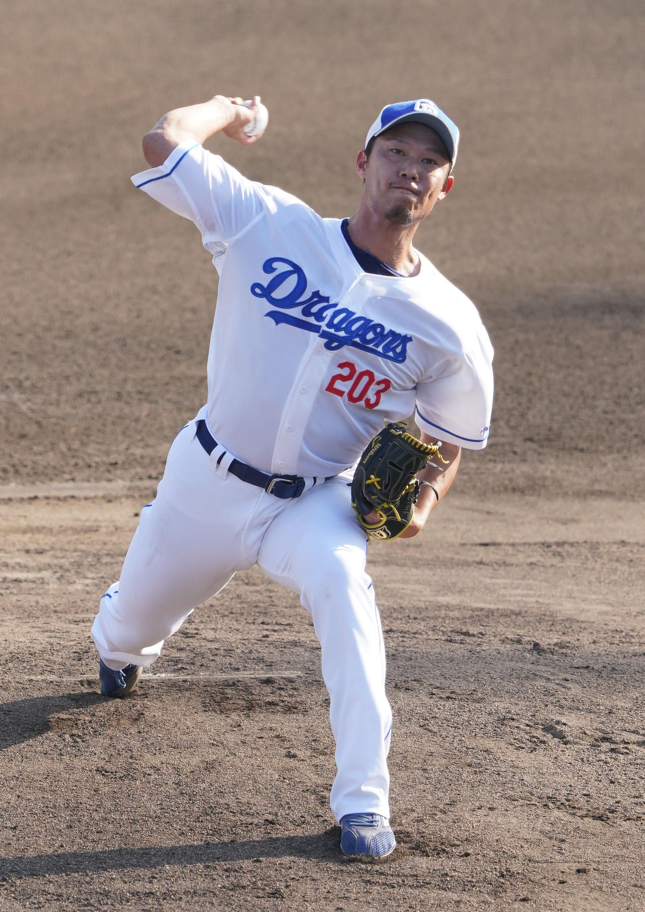 打撃投手として登板した中日岩崎（撮影・森本幸一）