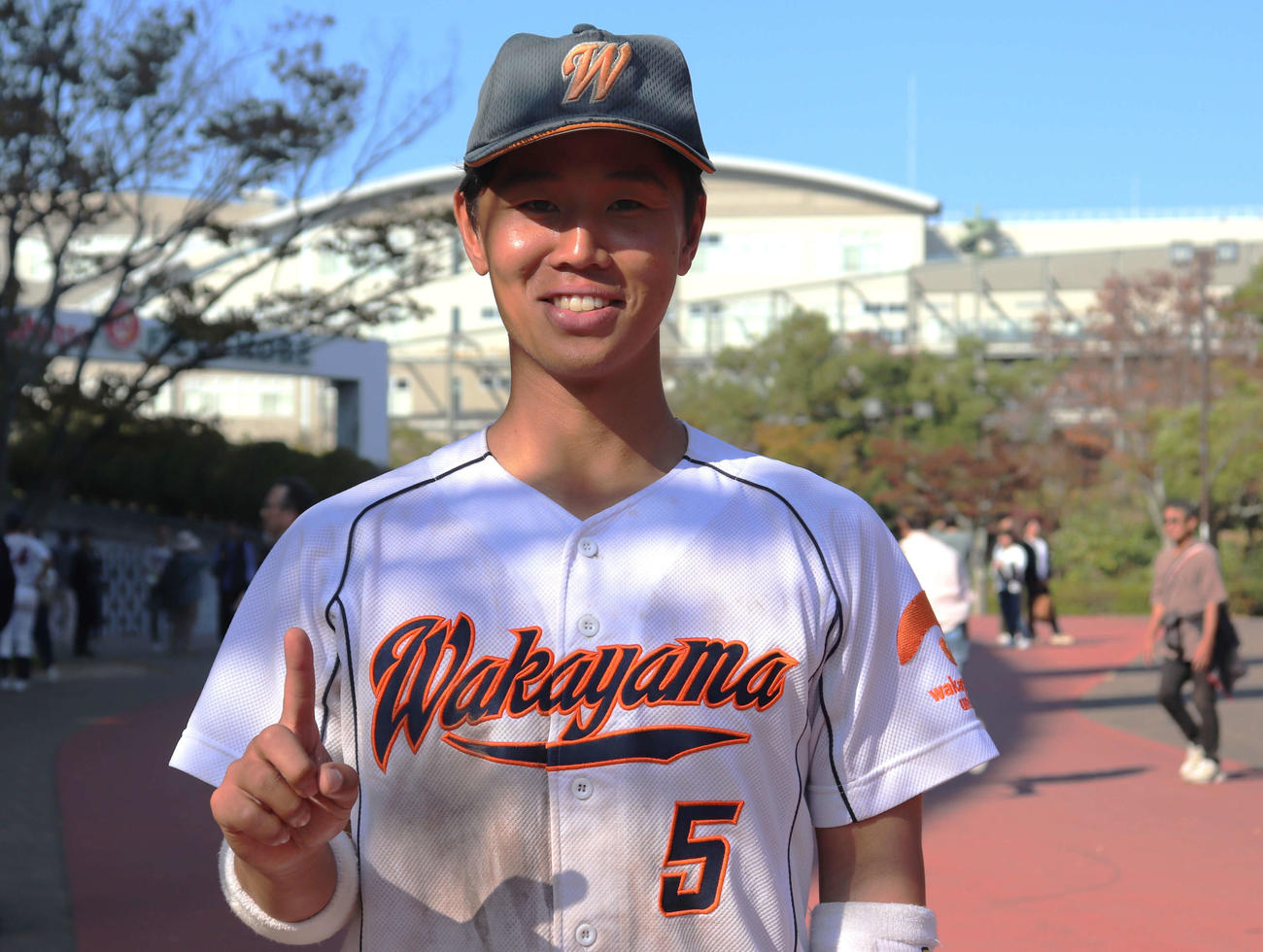 勝ち越し弾を放った、和歌山大の高桑篤耶内野手（4年＝金津）