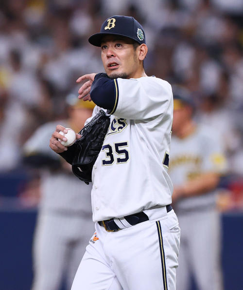 オリックス対阪神 5回表阪神2死二、三塁、比嘉は大山に遊撃適時内野安打を浴び失点する(撮影・上山淳一)