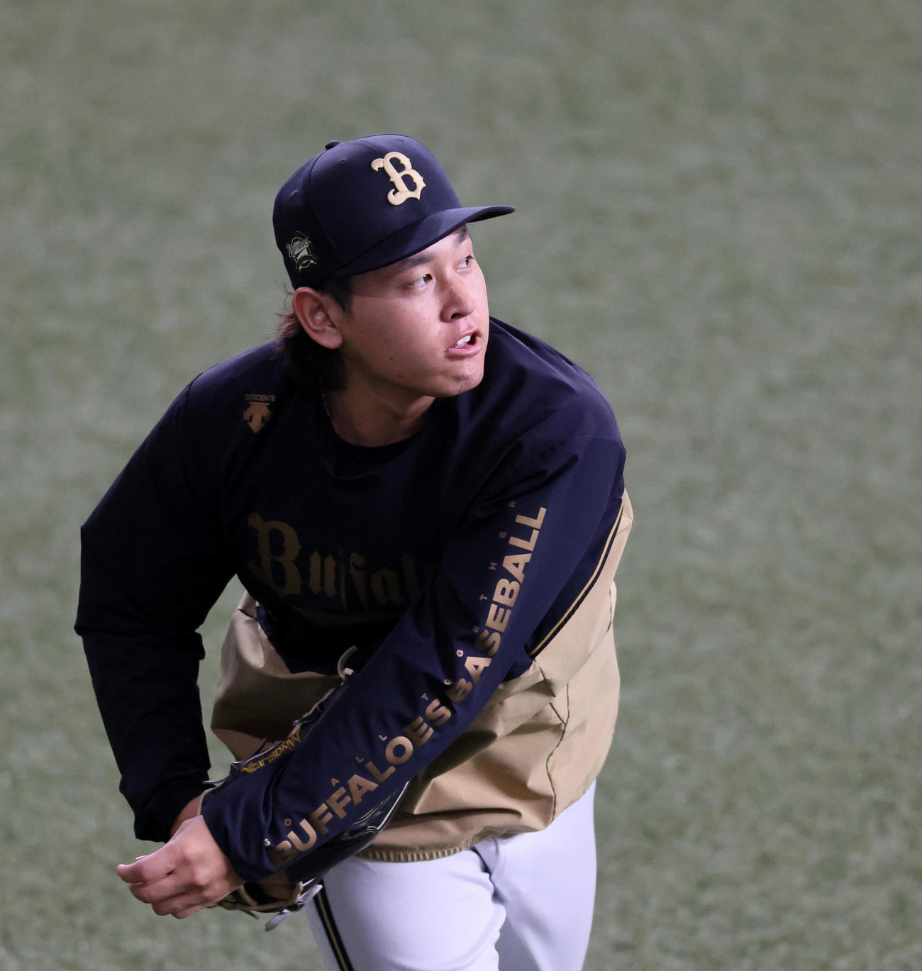 オリックス対阪神　練習でキャッチボールする宮城（撮影・加藤哉）