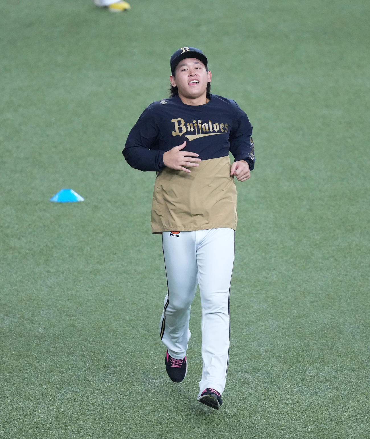 日本シリーズ第6戦オリックス対阪神　試合前、アップをするオリックス宮城（撮影・菅敏）