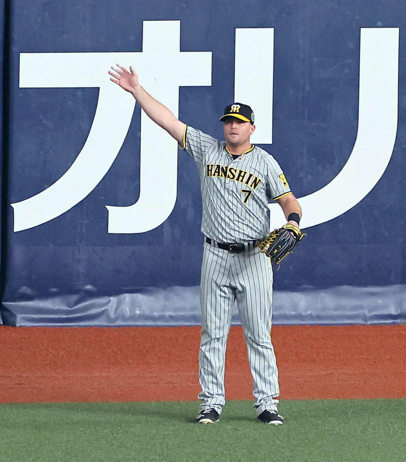 日本シリーズ第6戦　オリックス対阪神　2回裏オリックス無死一塁、杉本の打球にファウルをアピールするノイジー（撮影・上田博志）