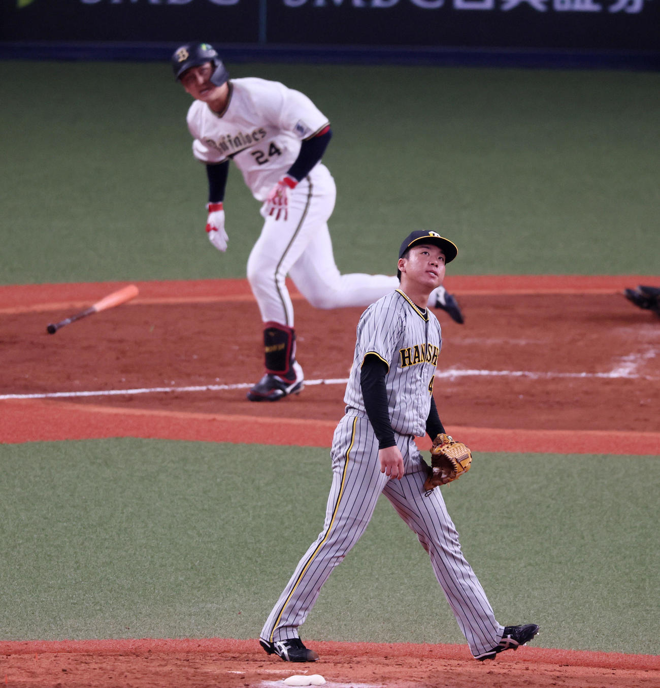 オリックス対阪神　5回裏オリックス1死二塁、紅林に左越え2点本塁打を浴びる村上（撮影・加藤哉）