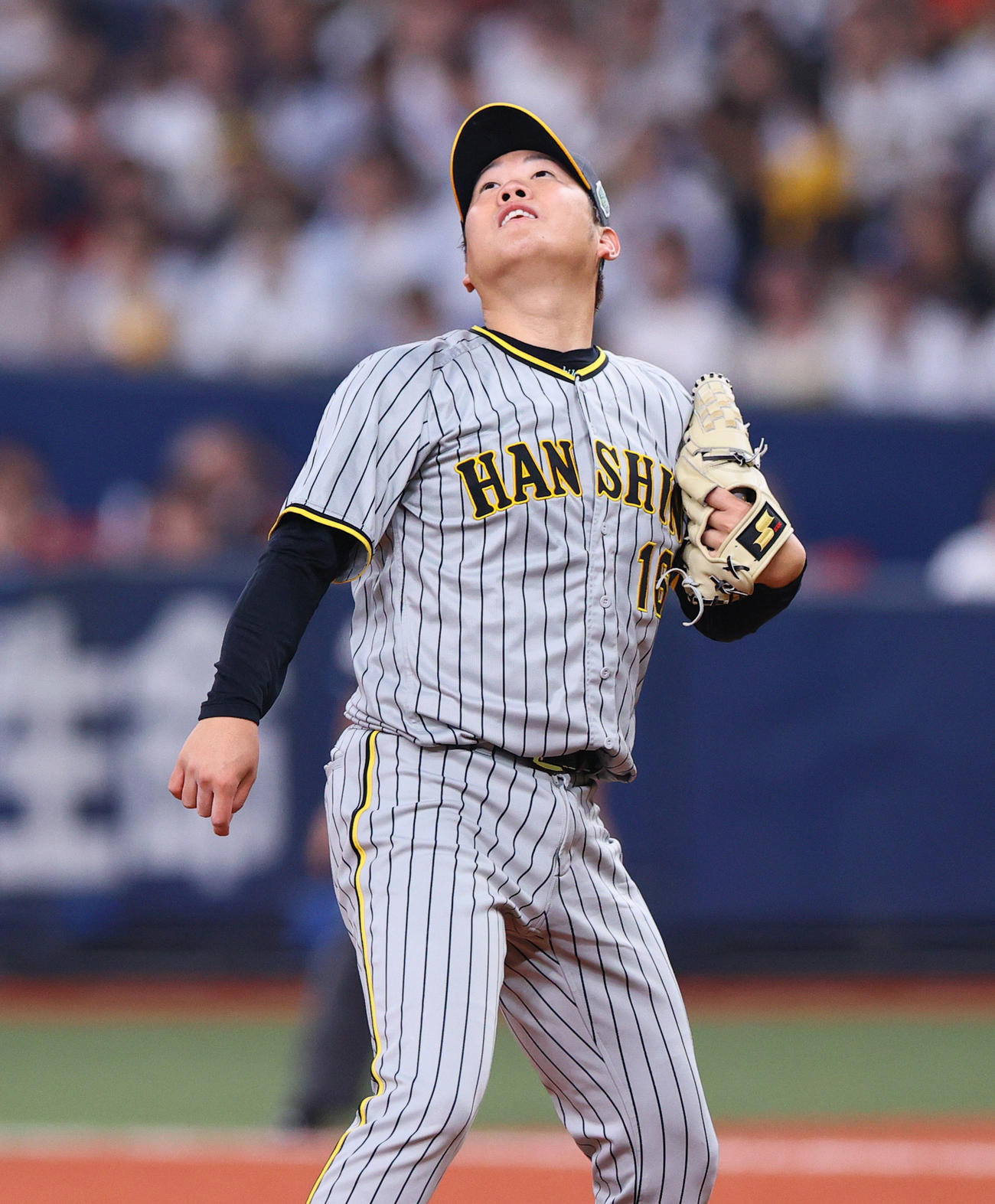 オリックス対阪神　8回裏オリックス無死、西勇は頓宮に左越えソロ本塁打を被弾する（撮影・上山淳一）