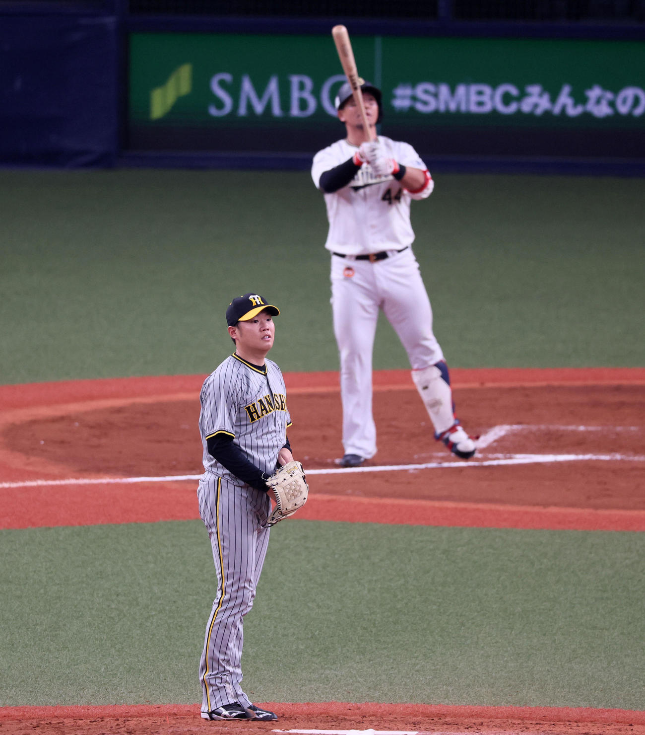 オリックス対阪神　8回裏オリックス無死、西勇は頓宮に左越えソロ本塁打を浴びる（撮影・加藤哉）
