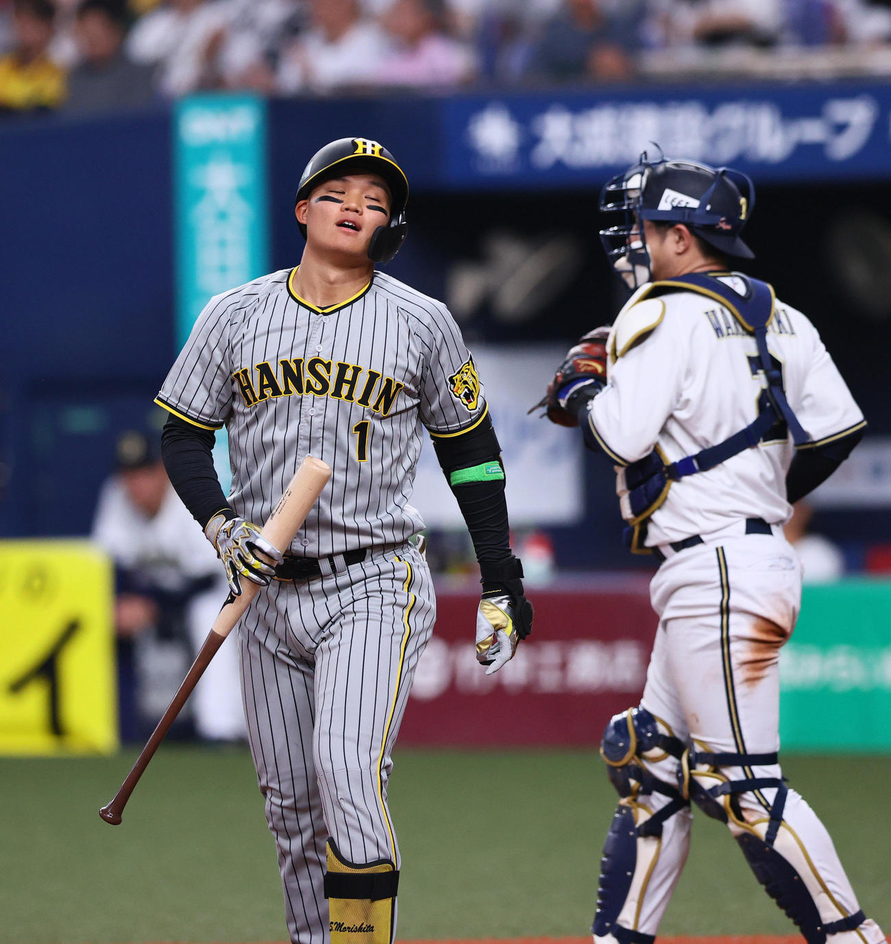 オリックス対阪神　3回表阪神無死一塁、森下は空振り三振で悔しがる（撮影・上山淳一）
