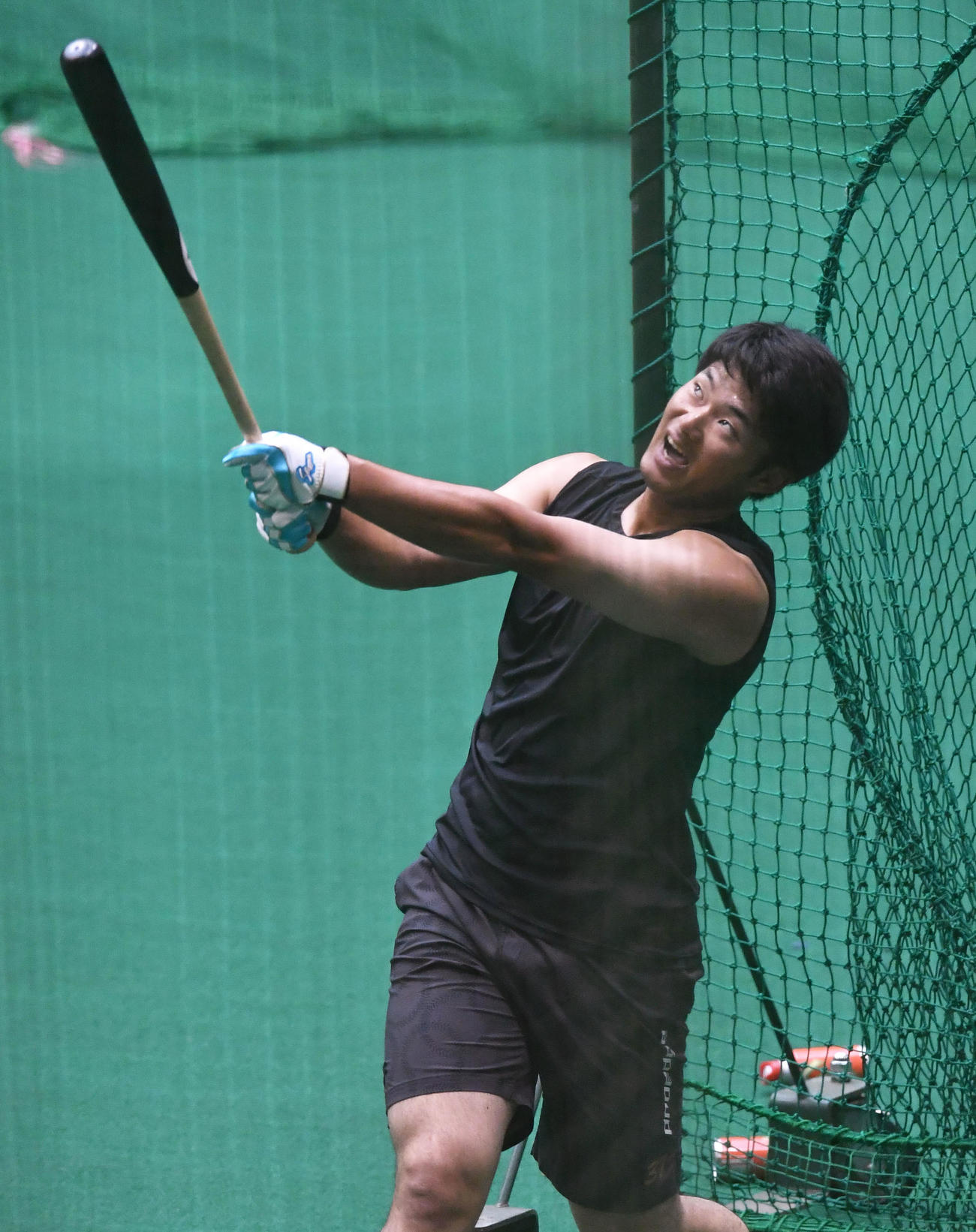 休日返上で打撃練習を行う生海（撮影・岩下翔太）