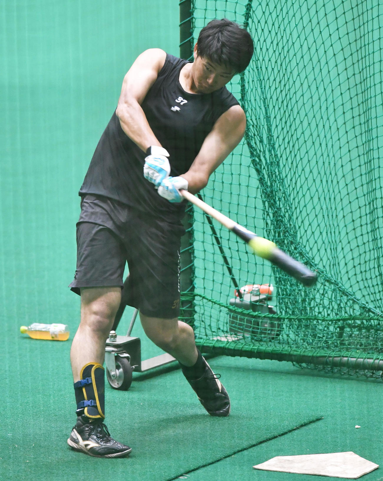 休日返上で打撃練習を行う生海（撮影・岩下翔太）