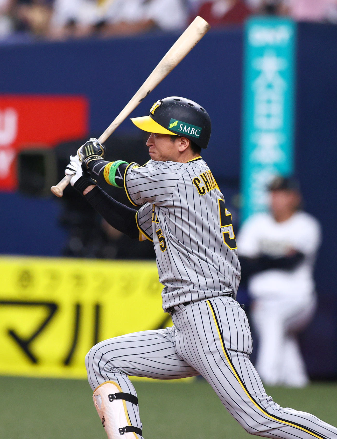 オリックス対阪神　1回表阪神無死、近本は中前打を放つ（撮影・上山淳一）