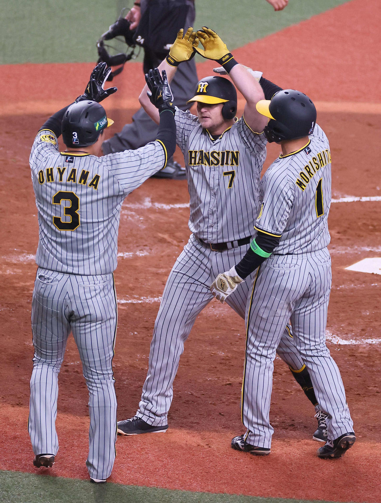 日本シリーズ第7戦　オリックス対阪神　4回表阪神1死一、二塁、ノイジー（中央）は左越え先制3点本塁打を放つ（撮影・上田博志）