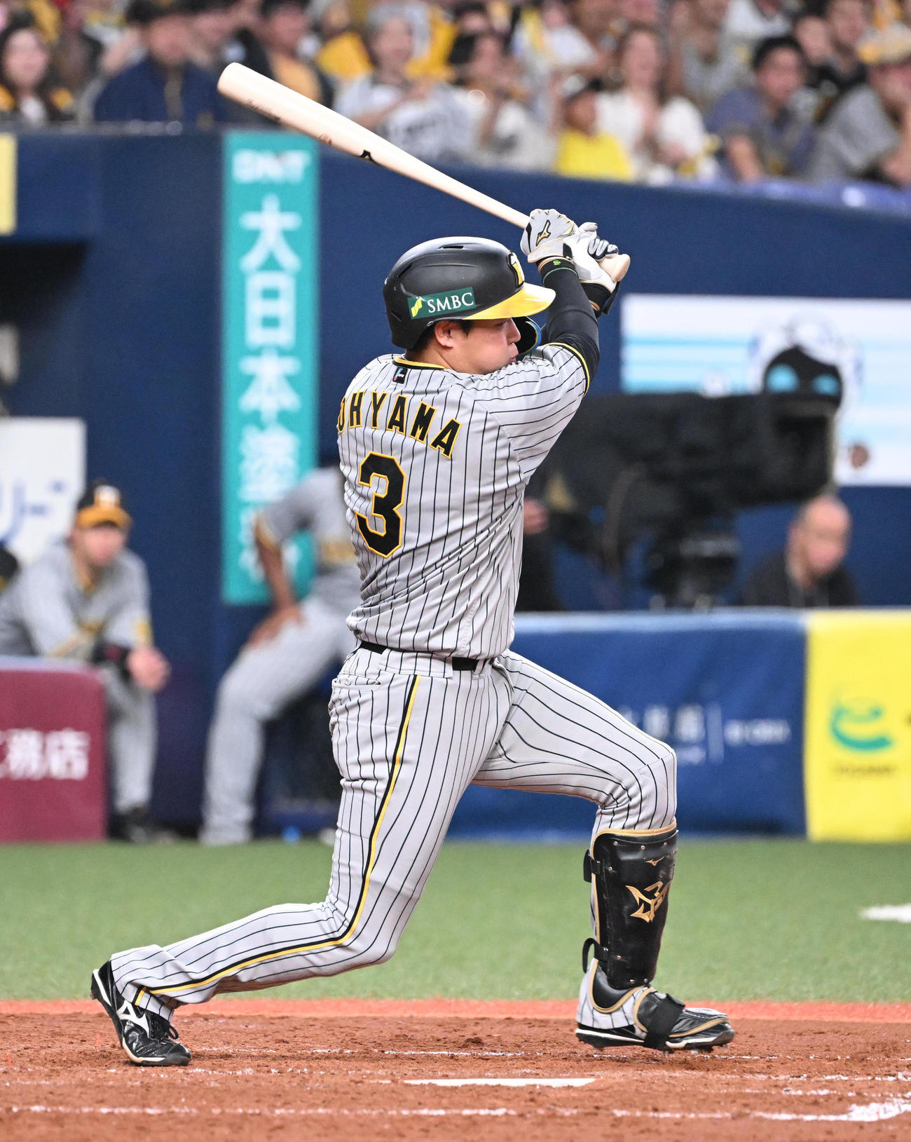 オリックス対阪神　5回表阪神2死二、三塁、遊撃に適時内野安打を放つ大山（撮影・和賀正仁）