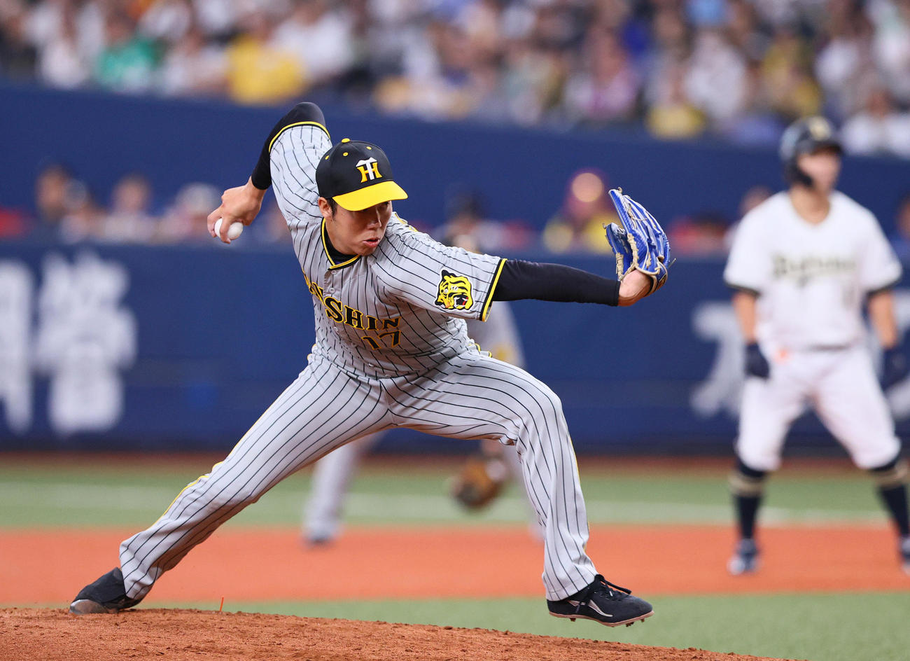 オリックス対阪神　力投する阪神先発の青柳（撮影・上山淳一）