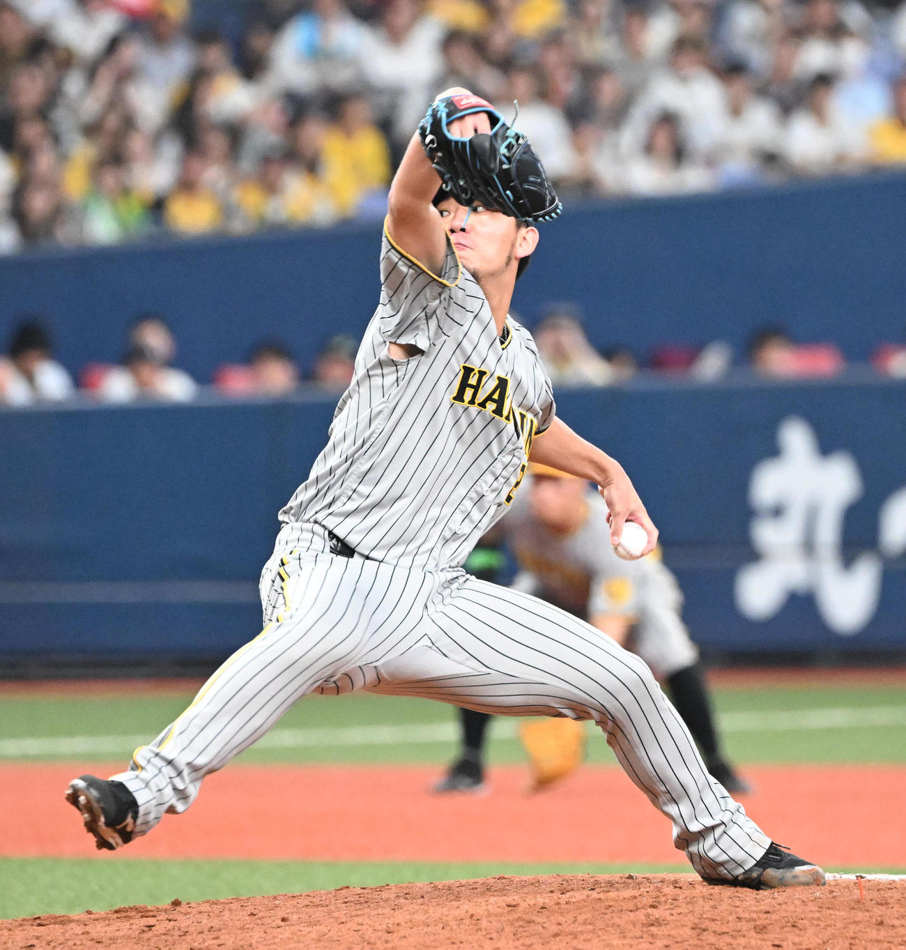 オリックス対阪神　6回に登板する阪神伊藤将（撮影・和賀正仁）