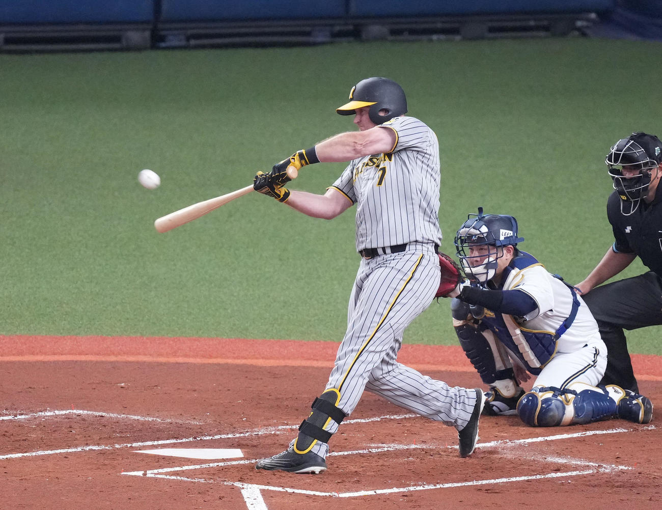 日本シリーズ第6戦　オリックス対阪神　2回表阪神1死、右越えの先制ソロ本塁打を放つノイジー（撮影・菅敏）