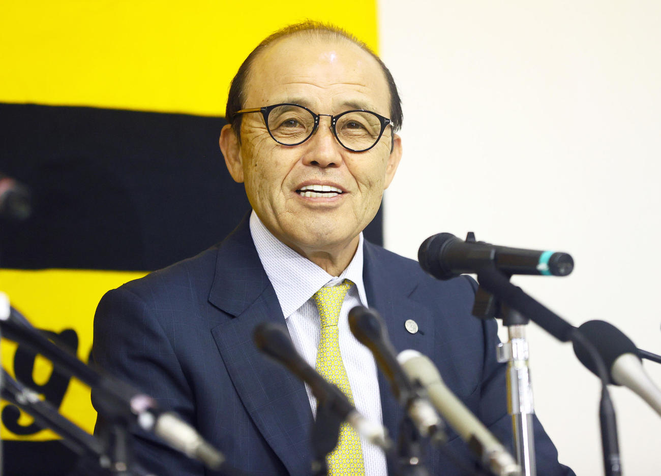 オーナー報告を終え会見する阪神岡田監督（撮影・上山淳一）