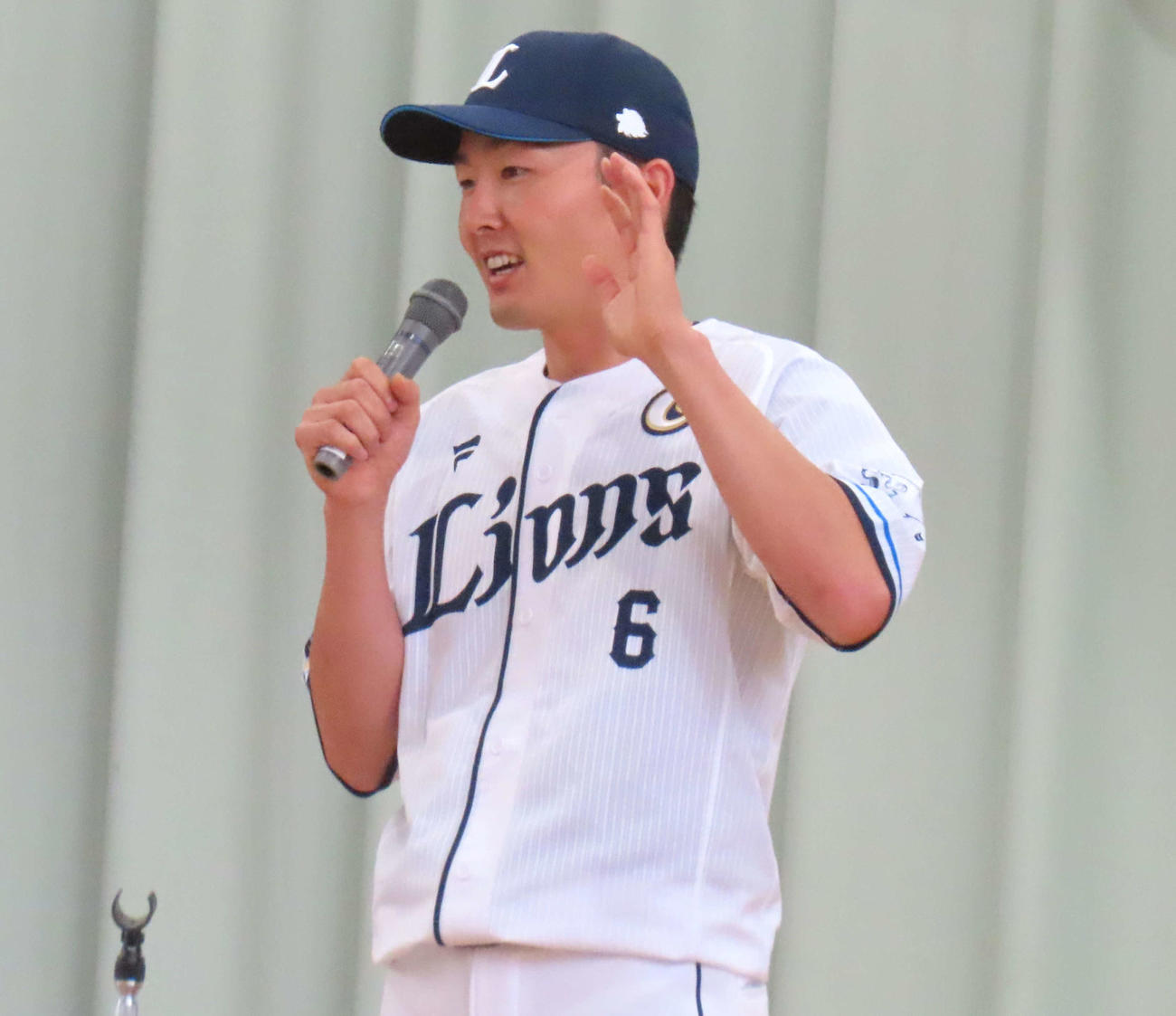 講演を行う西武源田（撮影・黒須亮）