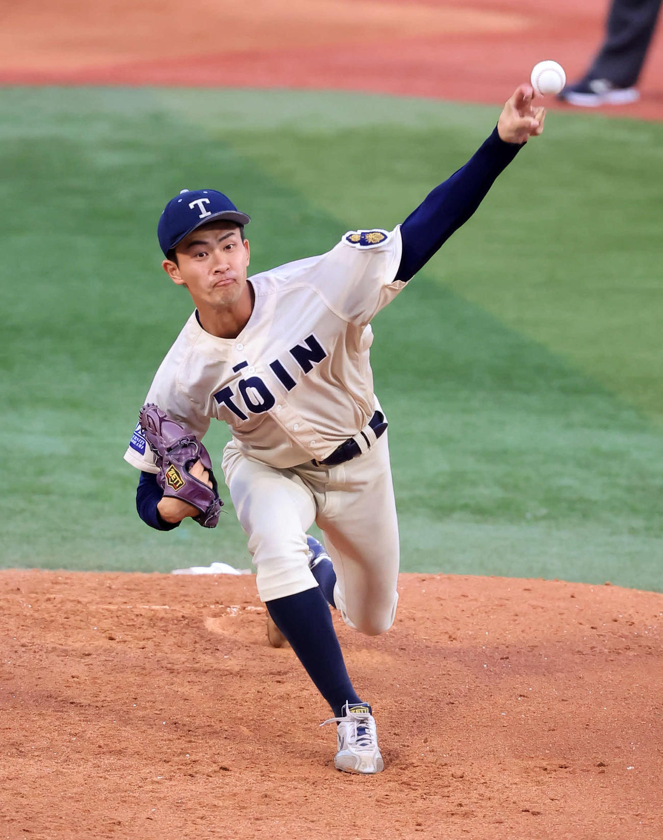 桐蔭横浜大対国際武道大　力投する桐蔭横浜大先発の古謝（撮影・浅見桂子）