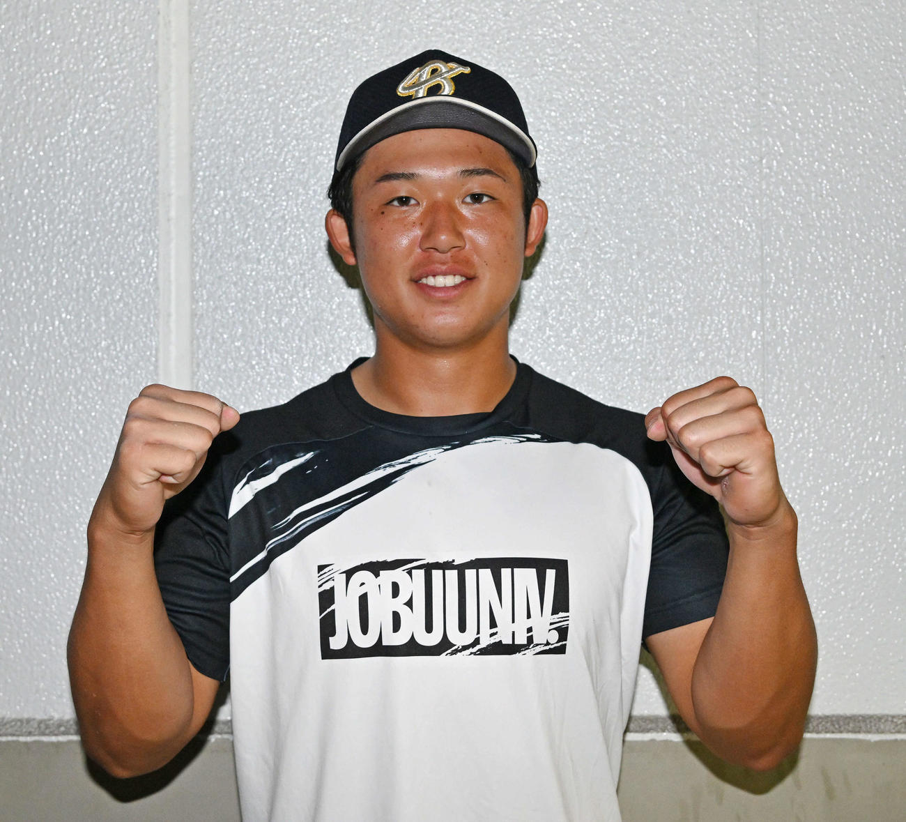 上武大対筑波大　準決勝進出を決めガッツポーズする上武大・進藤（撮影・滝沢徹郎）