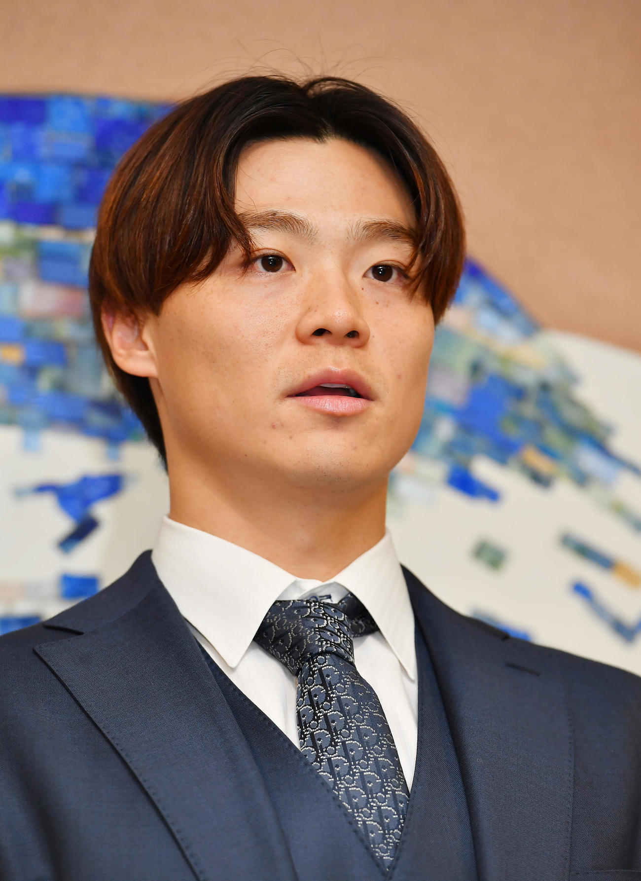球団に書類を提出しFA宣言を行ったオリックス山崎福（撮影・清水貴仁）