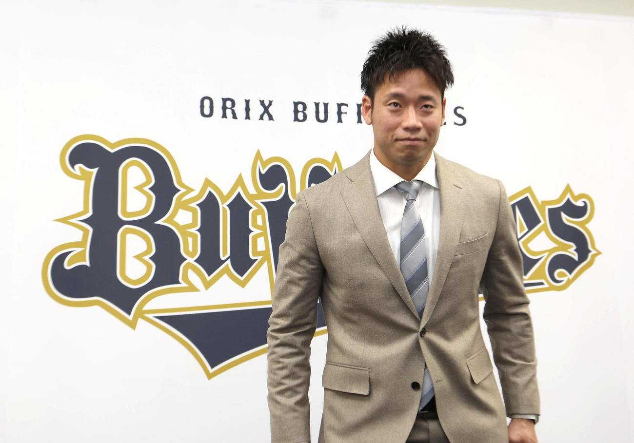 オリックス近藤大亮（2022年12月5日撮影）