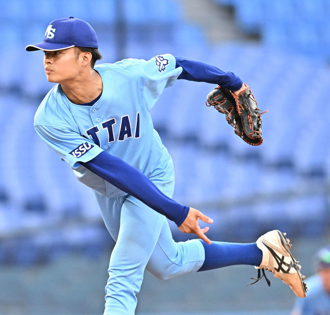 日体大対山梨学院大　日体大5番手で登板した箱山（撮影・滝沢徹郎）