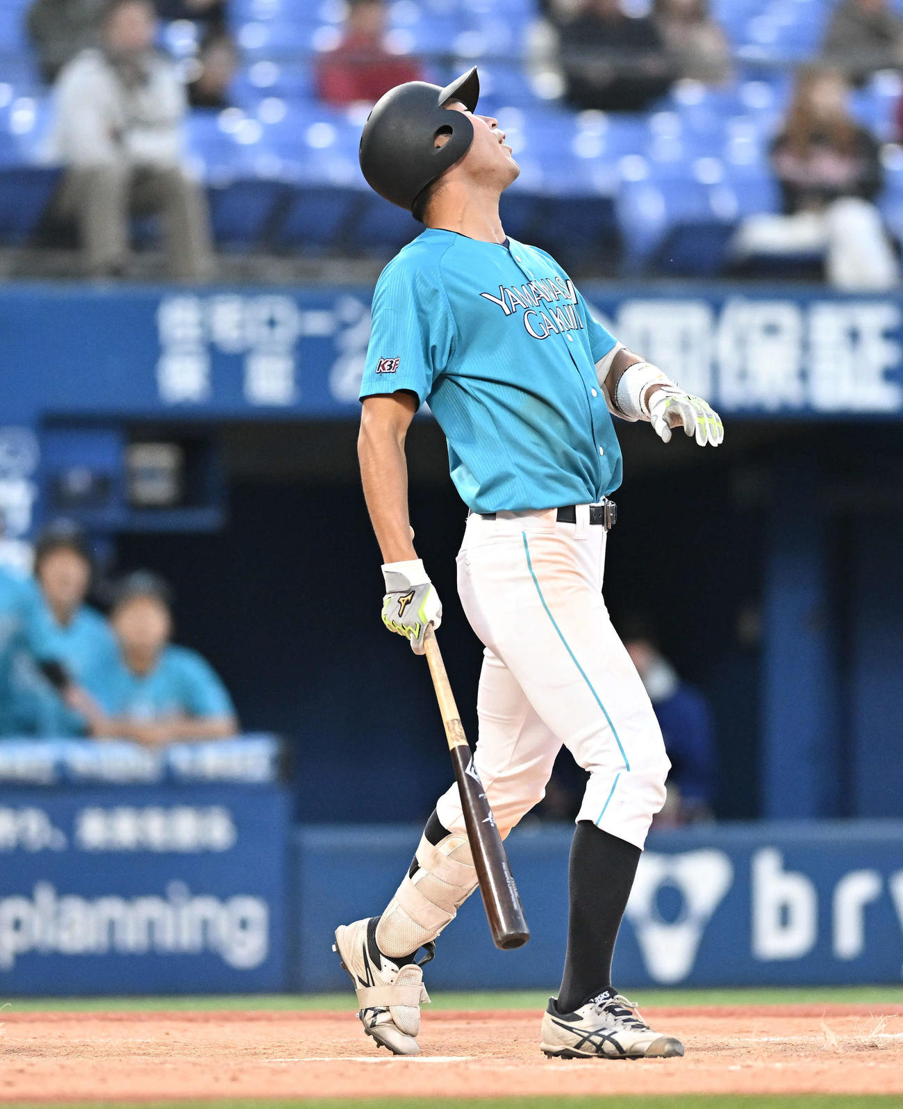 日体大対山梨学院大　8回裏山梨学院大無死、宮崎は見逃し三振に倒れる（撮影・滝沢徹郎）