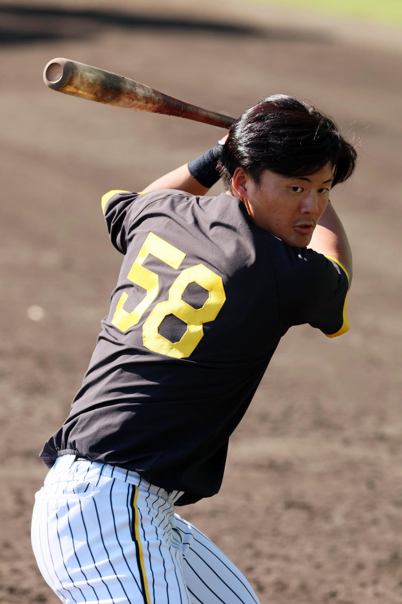 ロングティー打撃を行う前川（撮影・加藤哉）