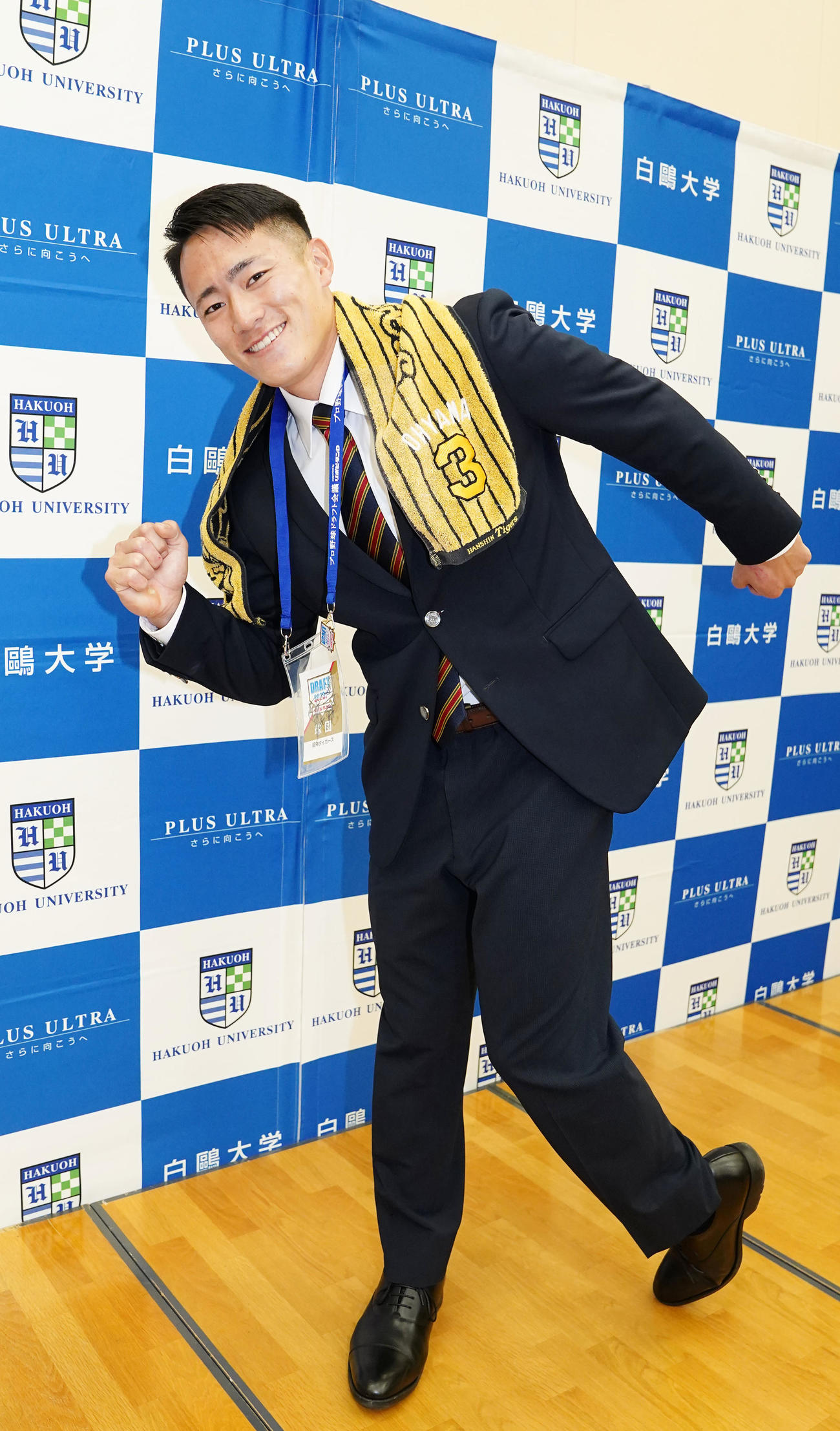 自慢の足でまずは支配下を目指す白鴎大・福島（撮影・横山健太）
