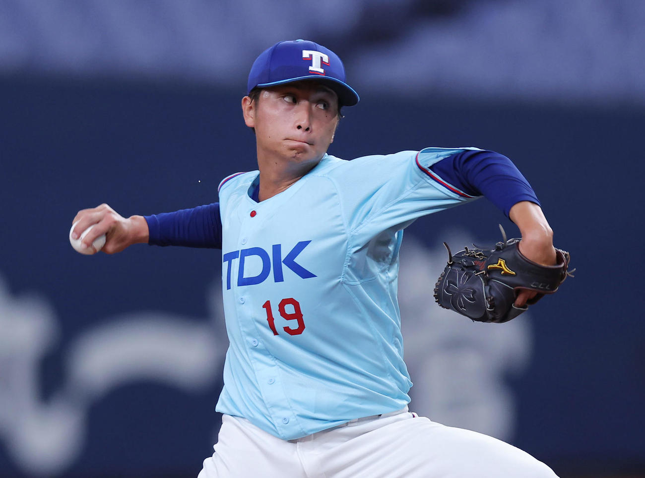 ENEOS対TDK TDK3番手で登板する権田（撮影・前田充）