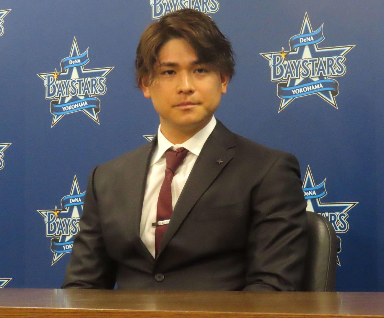 契約更改に臨んだDeNA神里和毅外野手（撮影・黒須亮）