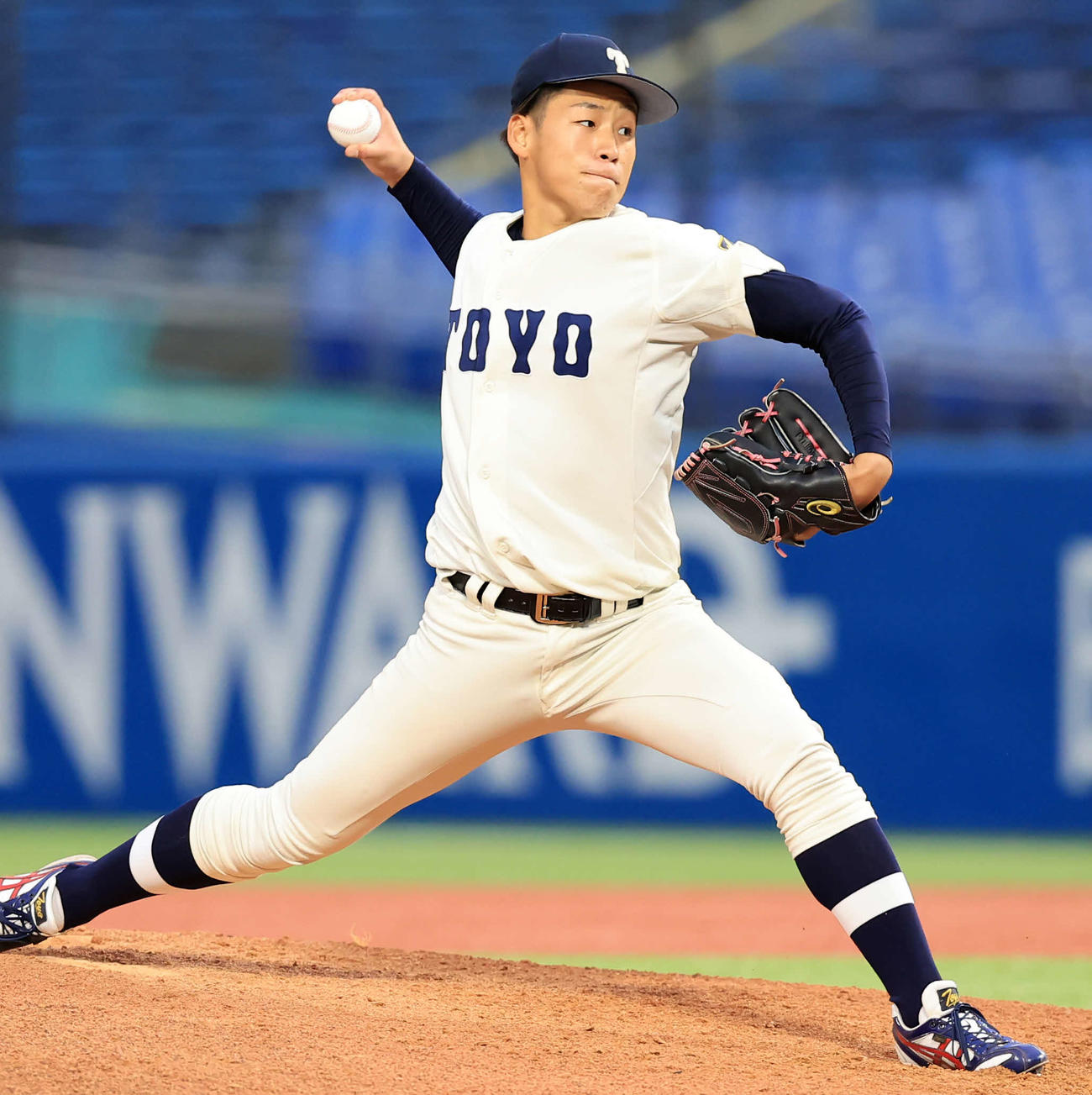 東洋大対駒大　東洋大先発の岩崎（撮影・浅見桂子）