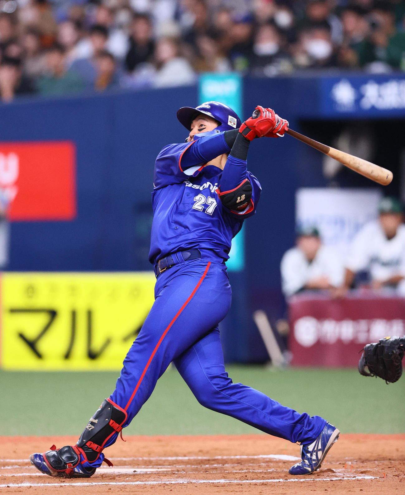 パナソニック対伏木海陸運送　6回表パナソニック1死一、三塁、久保田は左越え3点本塁打を放つ（撮影・上山淳一）