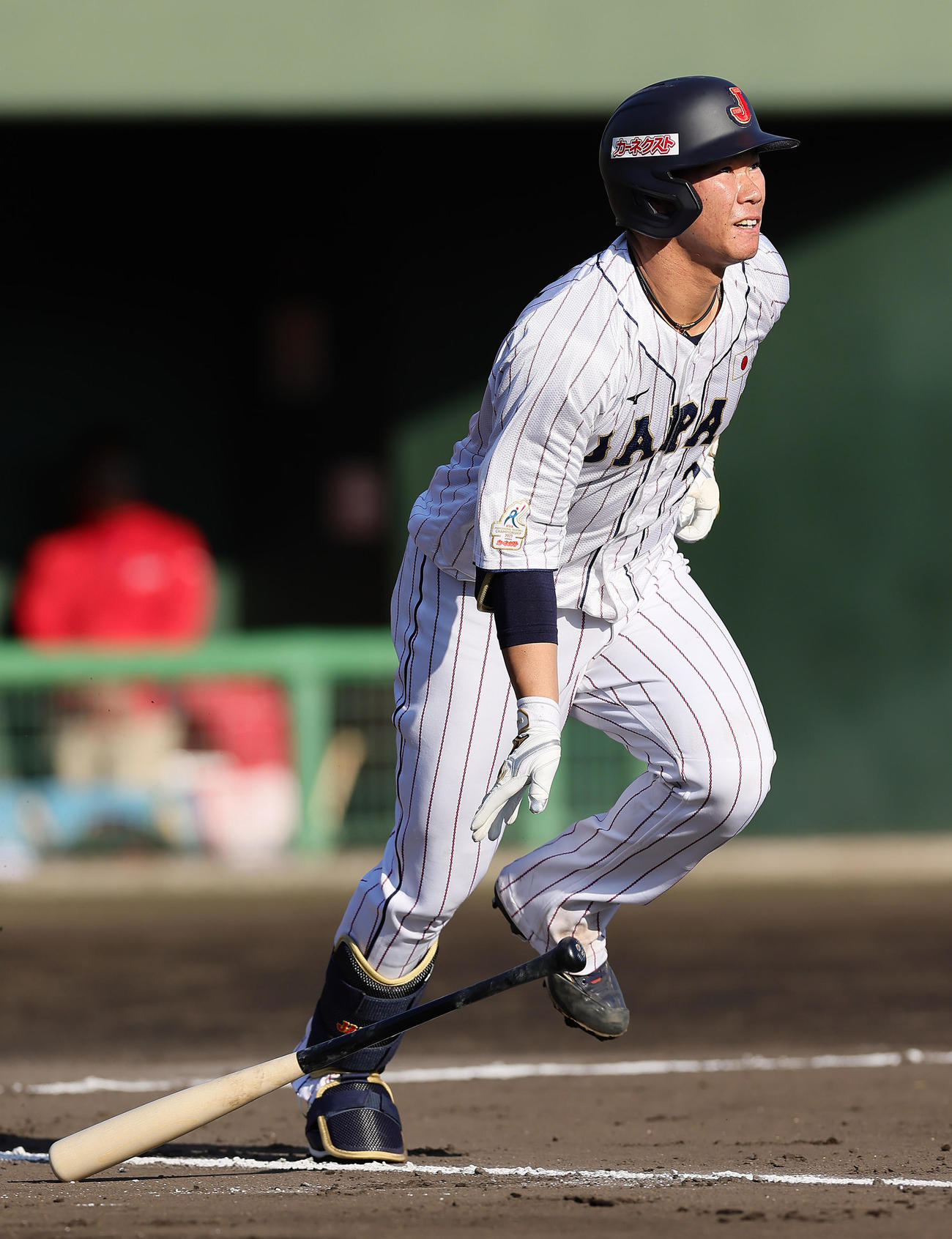 侍ジャパン対広島　6回裏侍ジャパン2死二塁、坂倉は右前適時打を放つ（撮影・足立雅史）