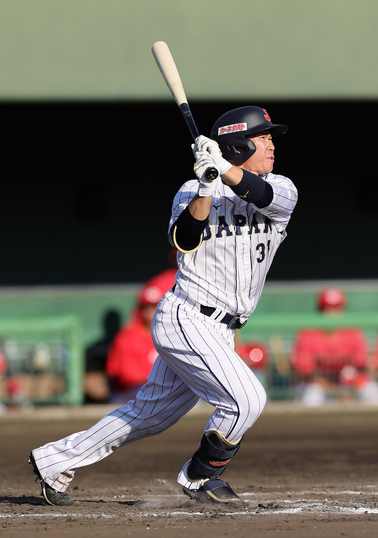 侍ジャパン対広島　6回裏侍ジャパン2死二塁、坂倉は右前適時打を放つ（撮影・足立雅史）