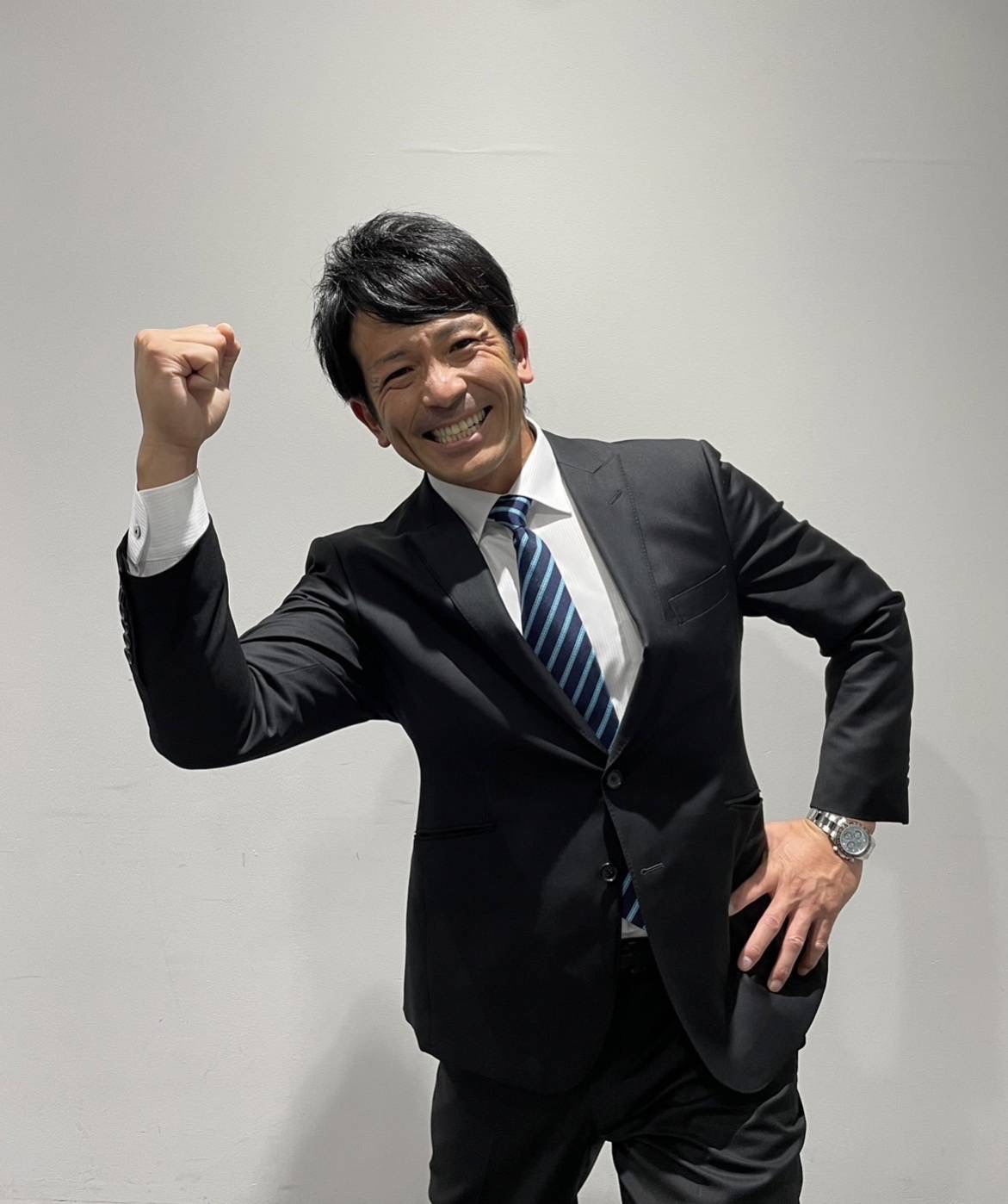 「カーネクスト　アジアプロ野球チャンピオンシップ2023」台湾戦の始球式で打者役を務める元巨人の松田宣浩
